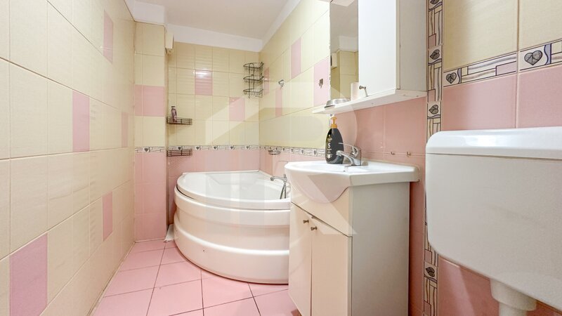 Brancoveanu, 8 min. metrou ap cu 2 camere foarte spatios, comision 0